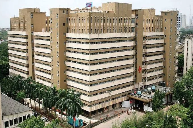 Topiwala National Medical College campus