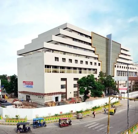 Santosh Medical College campus