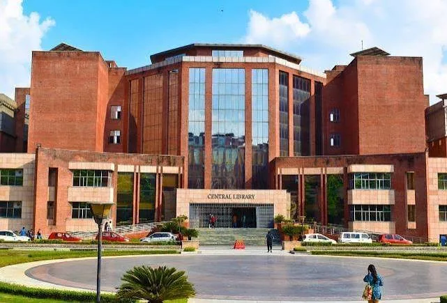 Amity University Uttar Pradesh, Noida campus image
